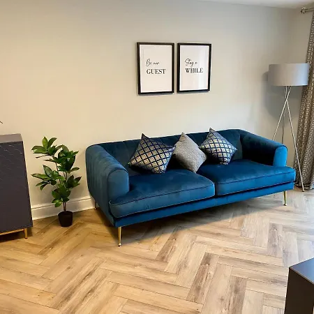 Luxury Riverside Centre