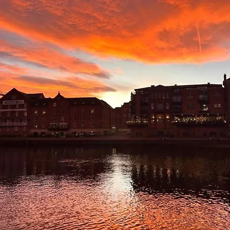 Luxury Riverside Centre Daire York