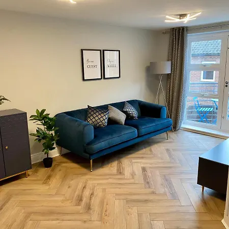 Luxury Riverside Centre